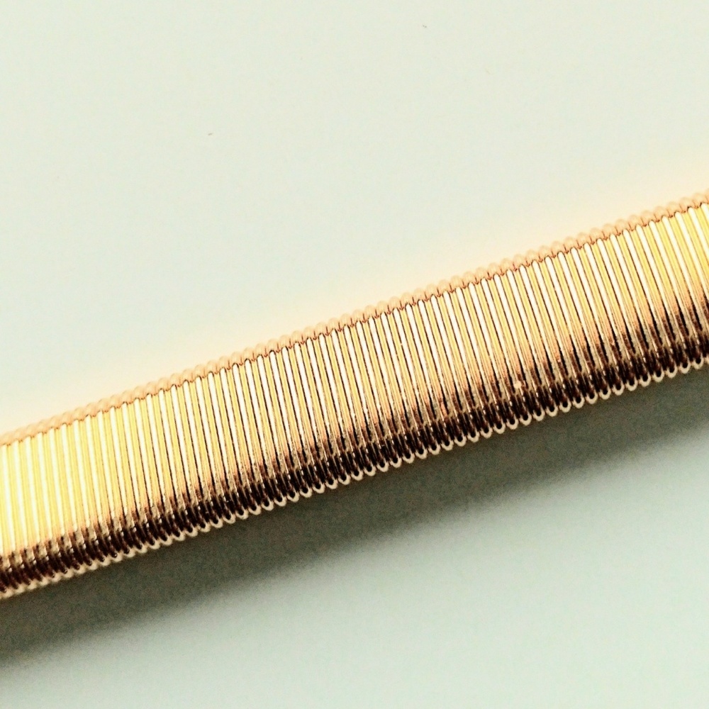 LAST ONE! Gold Leaf Stretch Belt - Picture 3 of 4